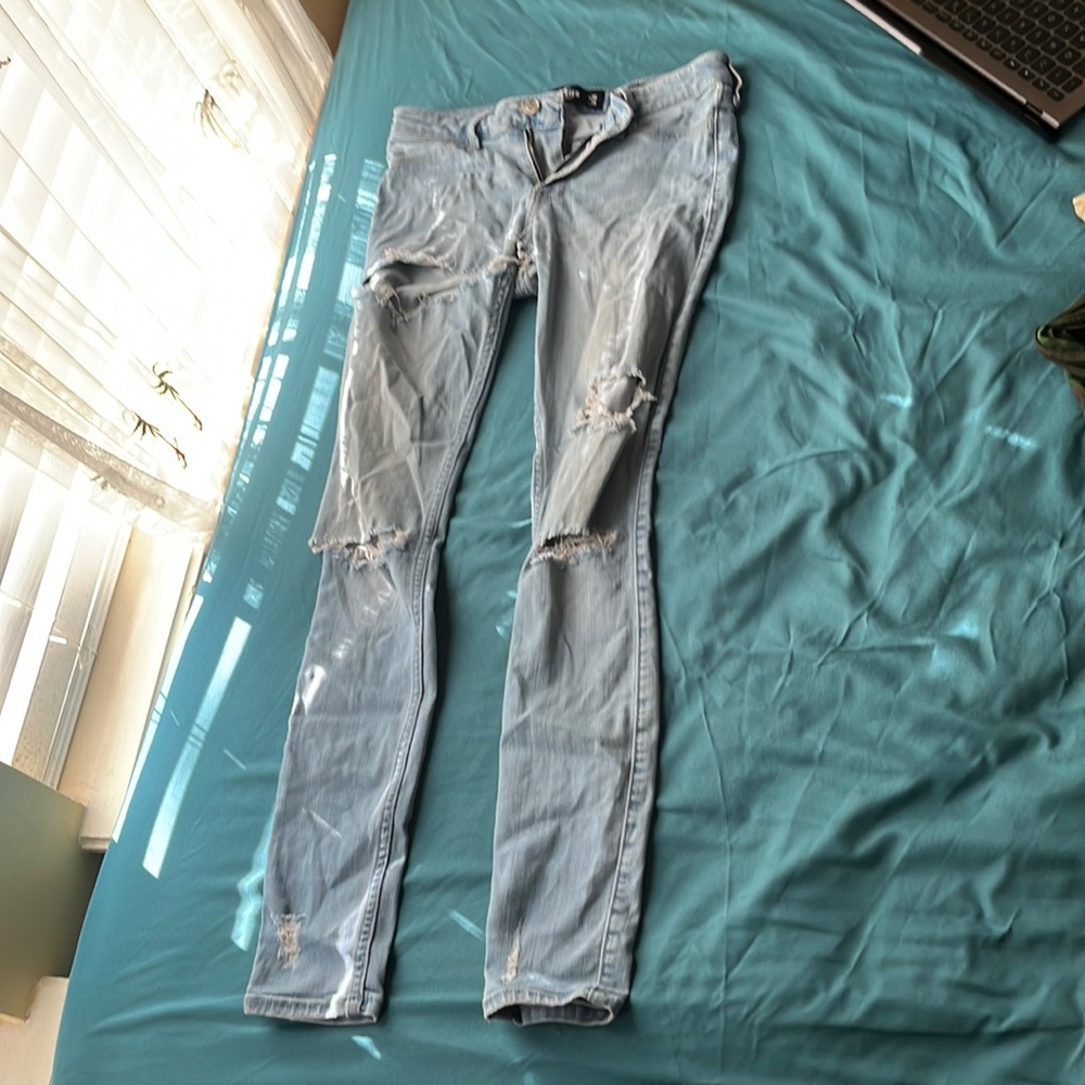 Skinny ripped jeans